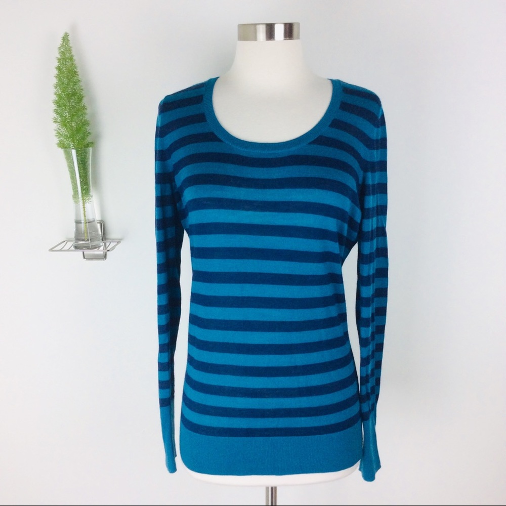 Ann Taylor Pretty Striped Light Sweater Size (M)